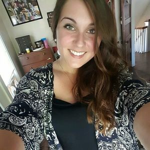 Meet your Posher, Danielle