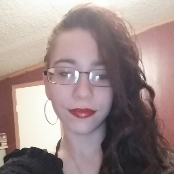 Meet your Posher, Hayle