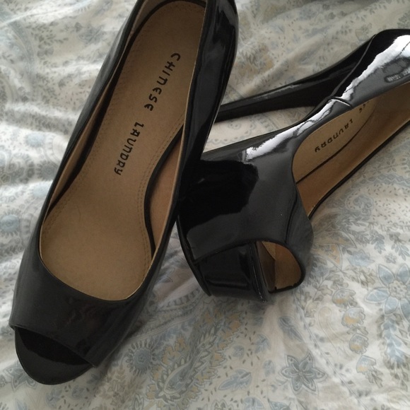 Peep toe black patent Chinese laundry pumps