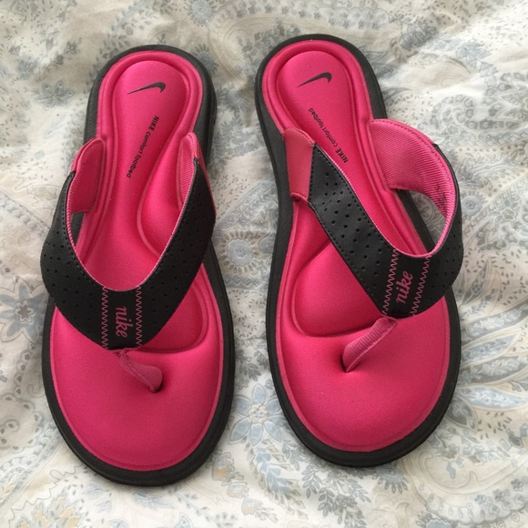 NIKE women's comfort sport Pink sandals