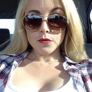 Meet your Posher, Jackie
