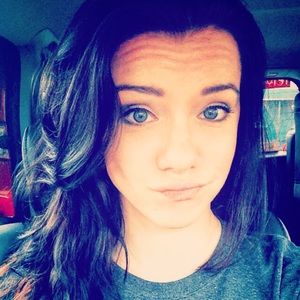 Meet your Posher, Elana