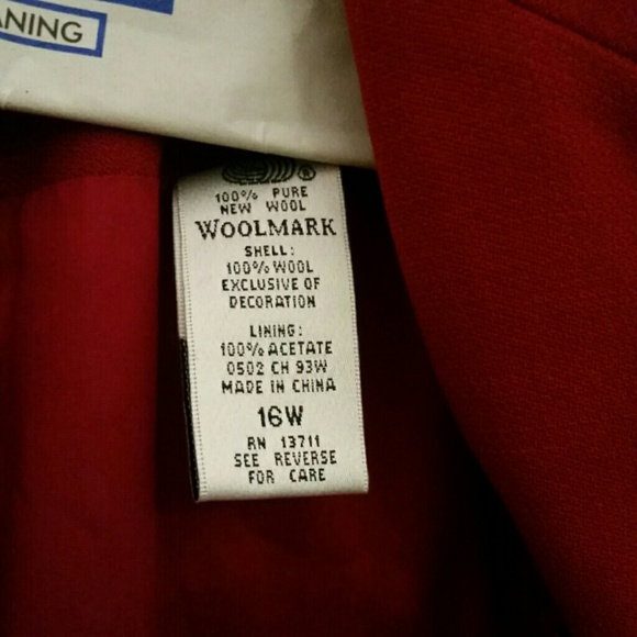 PLUS SIZE Red Woolmark woman's blazer - Picture 3 of 3