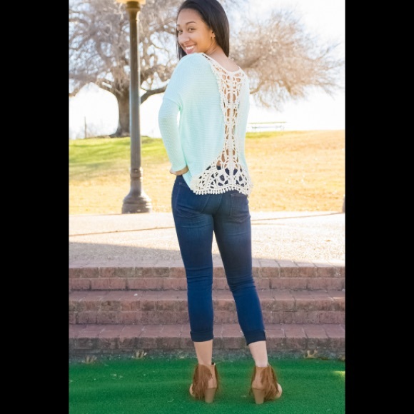 •||MINT||• SLEEVE CROCHET BACK SWEATER - Picture 2 of 4
