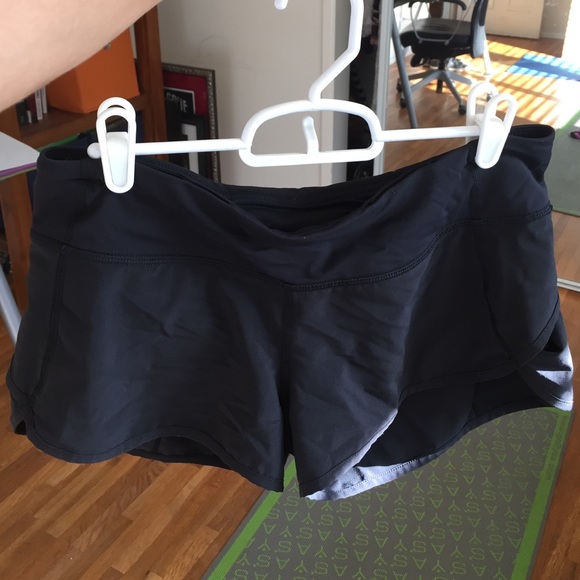 Lululemon workout shorts size 6