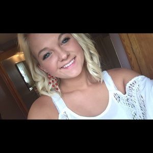 Meet your Posher, Andrea