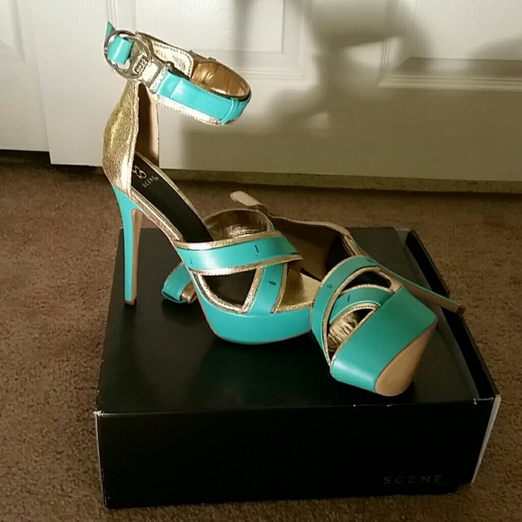 Sexy Aqua Green and Gold Shoes - Picture 1 of 3