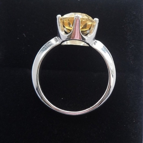 Jewelry - ๐๐ผ Sterling and Citrine Ring ๐ผ๐ Jewelry - ๐๐ผ Sterling and Citrine Ring ๐ผ๐