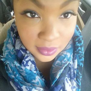 Meet your Posher, Simone