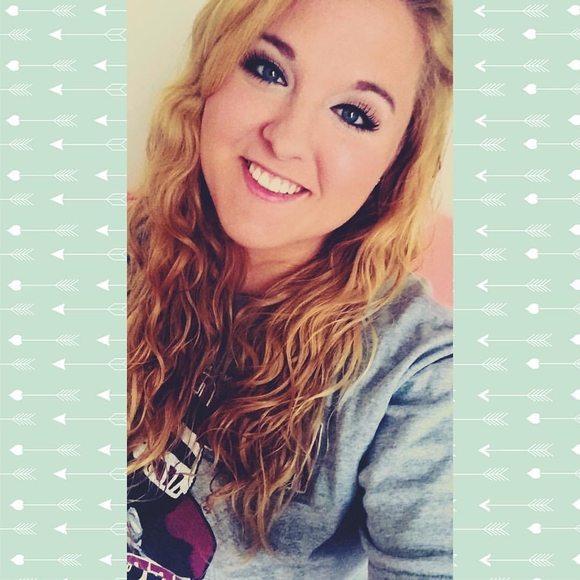 Meet your Posher, Briana