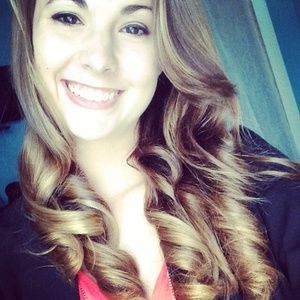 Meet your Posher, Stephanie