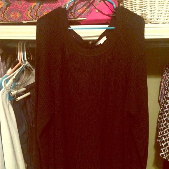 Black Sweater!