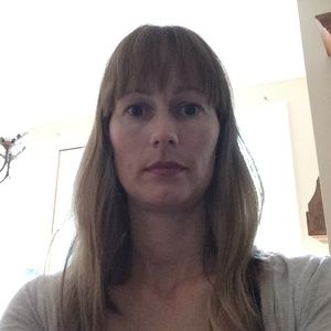 Meet your Posher, Charis