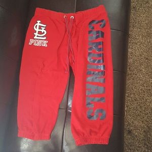 St.louis cardinals vs pink pants