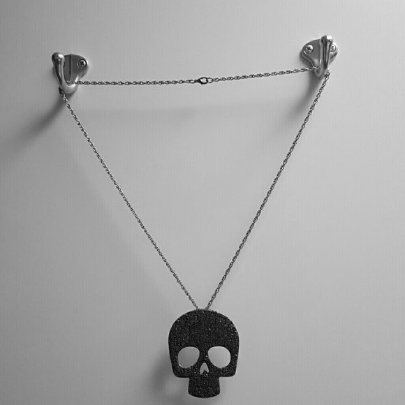 Silver skull necklace