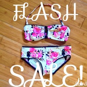 FLASH SALE Betsy Johnson until 8:00 pm MST