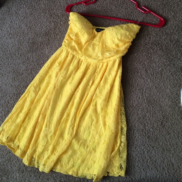 Yellow short dress