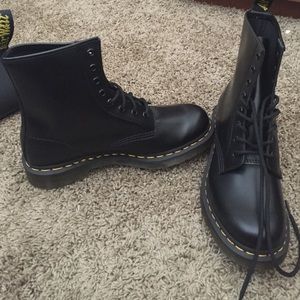 Dr. Martens Women's 1460 Originals- black leather