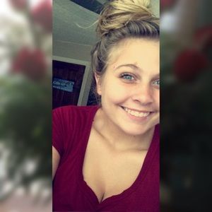 Meet your Posher, Eva