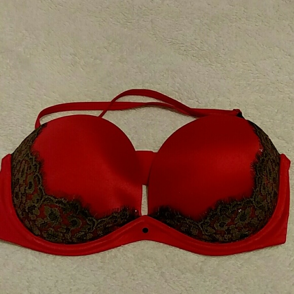 Victoria Secret strapless bra.