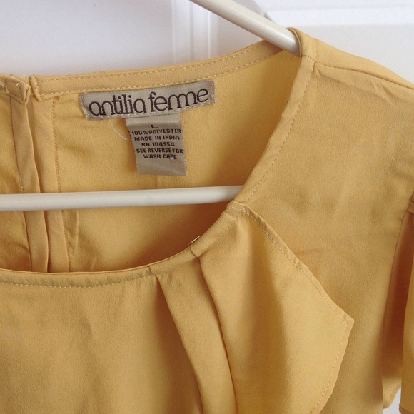 Ladies blouse - Picture 2 of 2