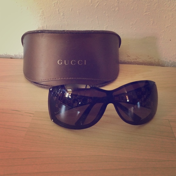 Gucci sunglasses with original case.