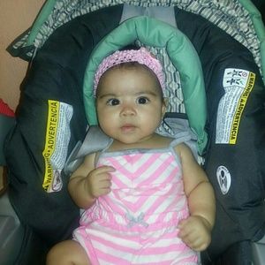 Meet your Posher, Claudia