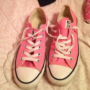Pink converse
