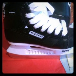 Buer ice hockey skates