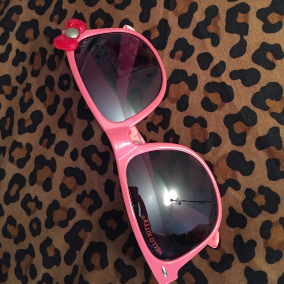 Hello Kitty Shades