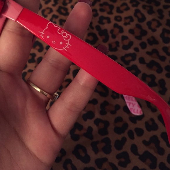 Hello Kitty Shades - Picture 3 of 4