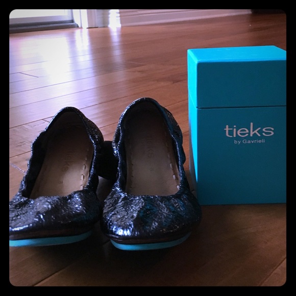 Tieks Black Patent size 8 - excellent cond.!!
