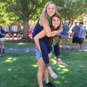 Meet your Posher, Brooke