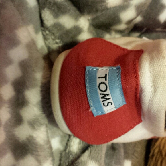Pair of red and white canvas toms