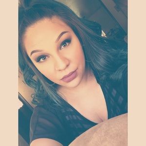 Meet your Posher, Evette