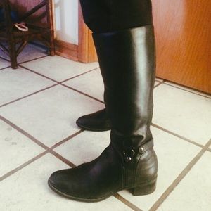 BUNDLE Leather boots and stripped sweater