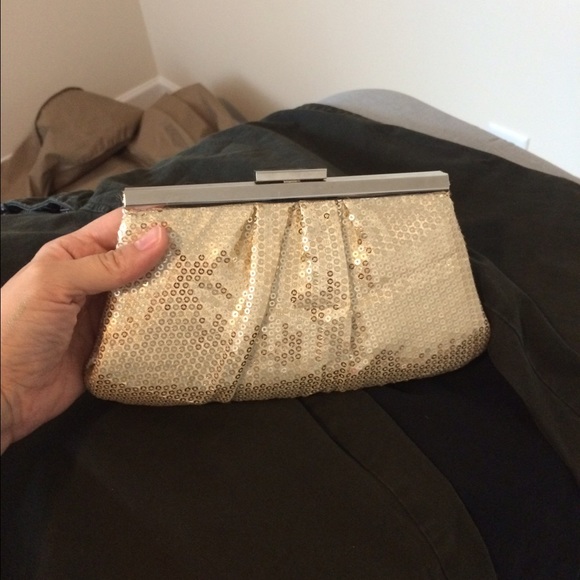 Sequin clutch