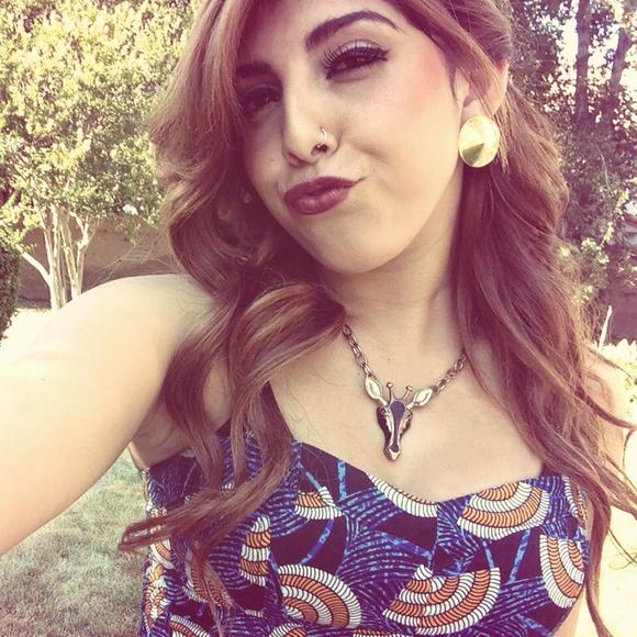 Meet your Posher, Lexiee - Picture 1 of 1