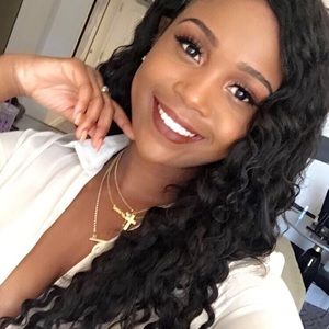 Meet your Posher, Korinne