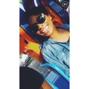 Meet your Posher, Simone