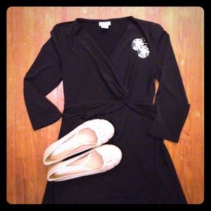 Mimi maternity little black dress (s)