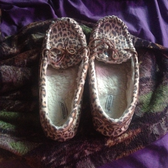 Shoes - Picture 2 of 2