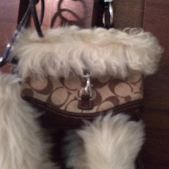 HOLD💕 Adorable Coach with matching Wristlet - Picture 3 of 4