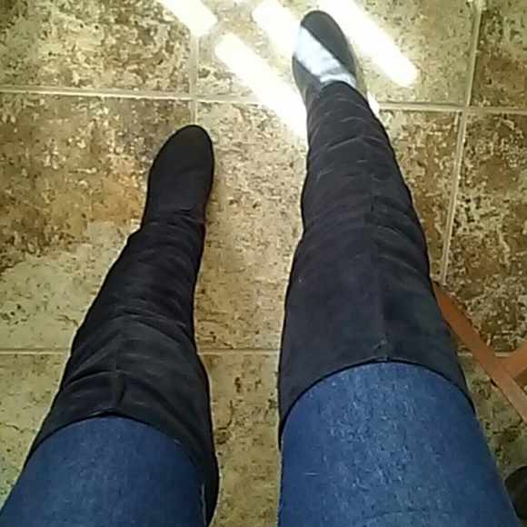 Black Boots - Picture 4 of 4