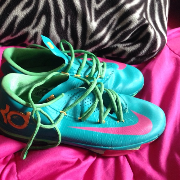 Lightly worn KDs size 7
