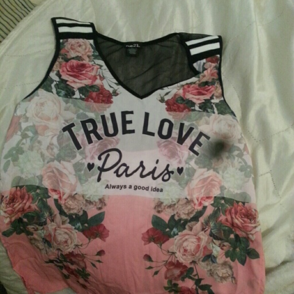 Rue21 top