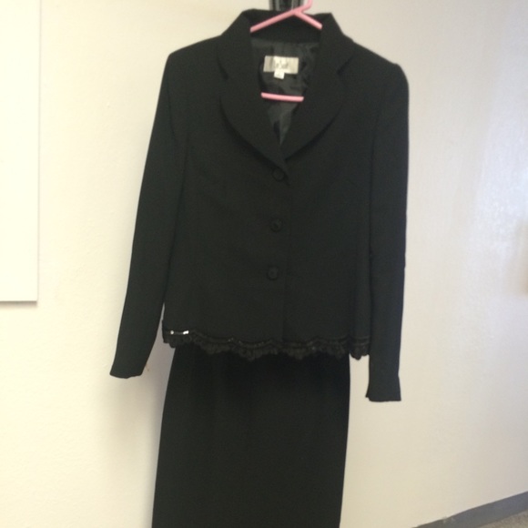 2 piece Le Suit black