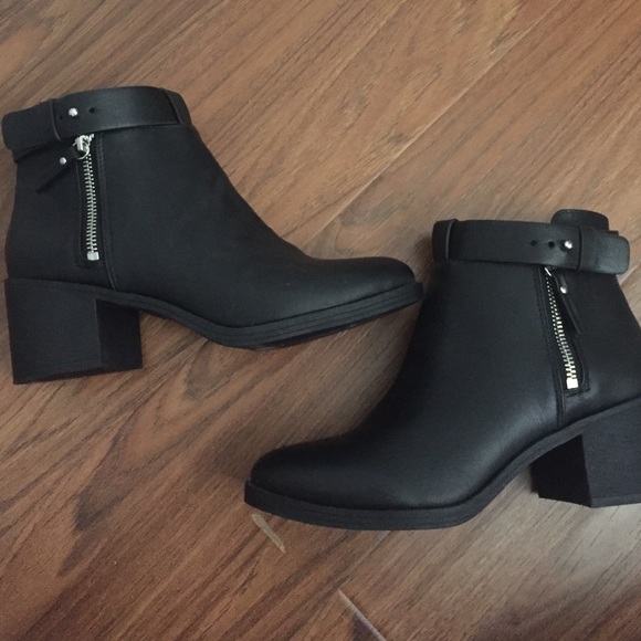 H&M Shoes - H&M Black Booties