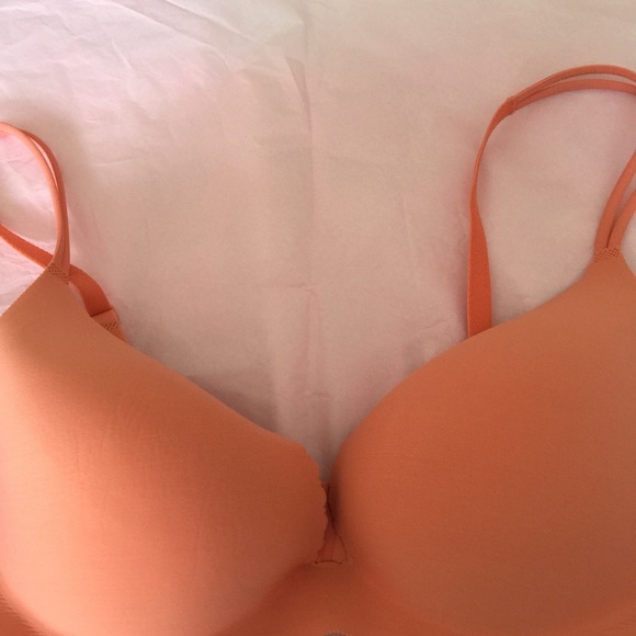 VS 38C t-shirt bra.  Barely used.