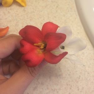 Flower hair clips